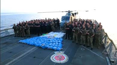​البحرية المشتركة تضبط كمية كبيرة من المخدرات في بحر العرب