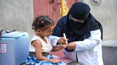 الصحة العالمية تحذر من مخاطر عديدة جراء تراجع تلقيح الأطفال باليمن