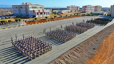 عرضًا عسكريًا بمناسبة بالذكرى الثامنة لتحرير ساحل حضرموت