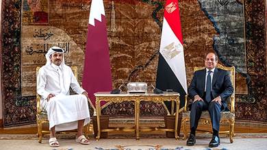 أمير قطر يبحث مع الرئيس المصري إنهاء الحرب على قطاع غزة