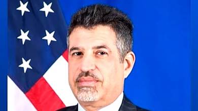 ​السفير الأمريكي يشيد بدور الصحفيين اليمنيين