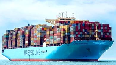​ميرسك: أزمة البحر الأحمر خفضت الشحن البحري 20 % بالمائة