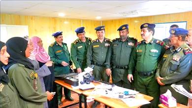 ​وزير الداخلية يؤكد على دور الشرطة النسائية في تعزيز الأمن